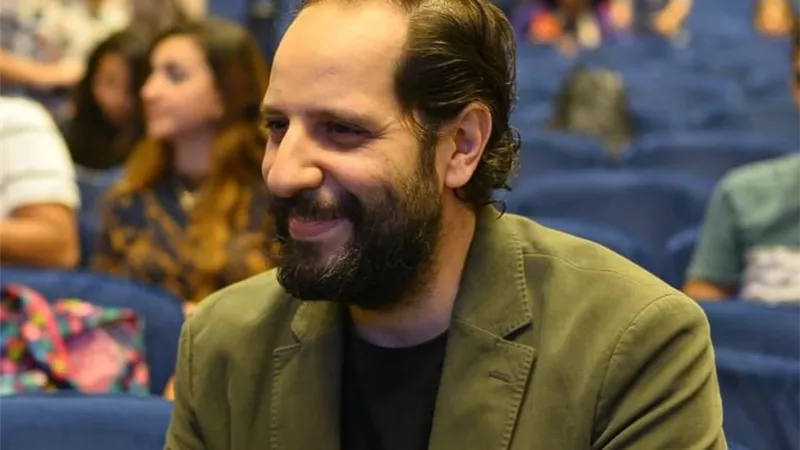 أحمد أمين من تكريمه فى مهرجان حكاوي الطفل: كنت زنان وبحب الحكاوي