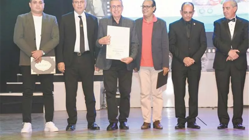 أباظة والليثي يسلمان جوائر مسابقة السيناريو .. بمهرجان الإسكندرية