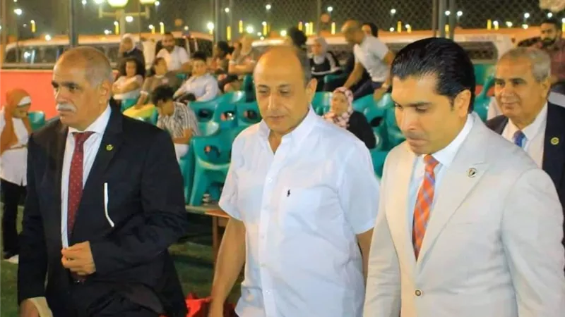 وزير الطيران المدنى يشهد نهائى بطولة الدورى للمينى فوتبول .. صور