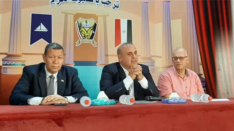 وكيل تعليم دمياط يؤكد:عمل أعضاء المتابعة علاج الأخطاء وليس تصيدها
