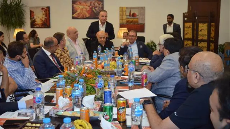 رئيس غرفة الملابس الجاهزة يدعو وفد هندى لإقامة منطقة حرة
