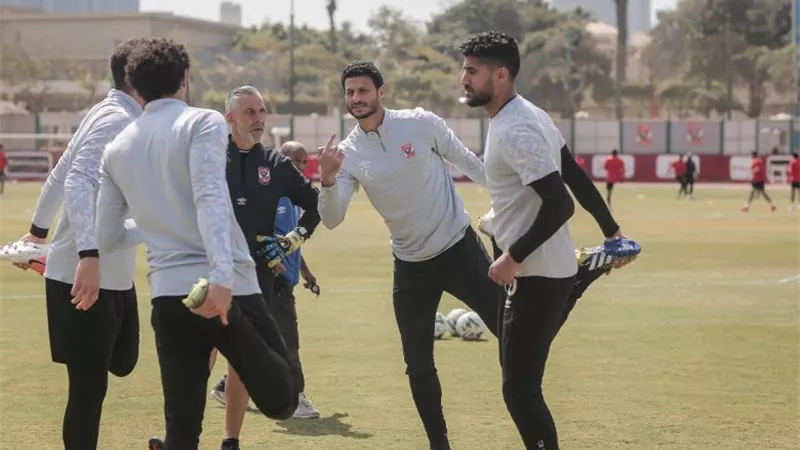 على لطفى: التنافس على حراسة الأهلي قوي وشريف.. ويانكون مدرب رأئع