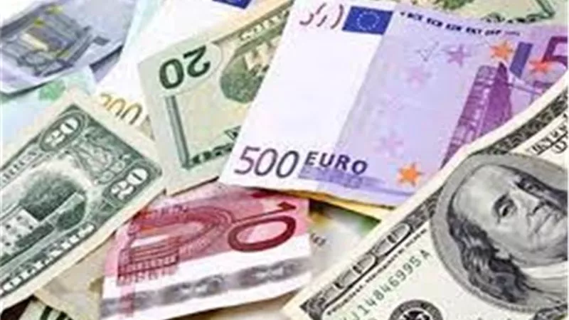 أسعار العملات اليوم.. الدولار بـ19.69 جنيه واليورو يتراجع 45 قرشًا