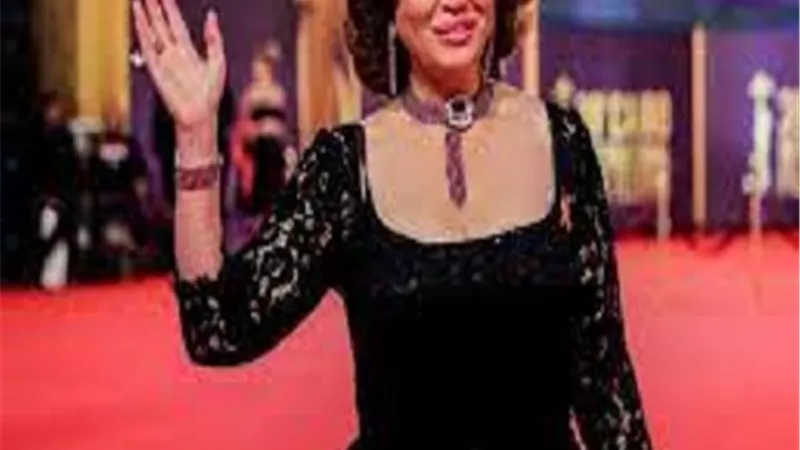 إلهام شاهين: اتخانقت مع يسرا على محمود حميدة فى 