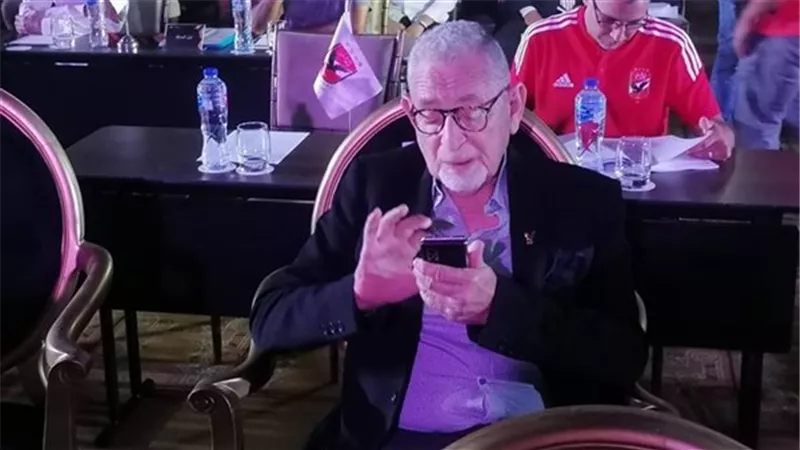 عدلى القيعى ممثلاً عن الأهلى فى مراسم قرعة الدورى 2022 - 2023