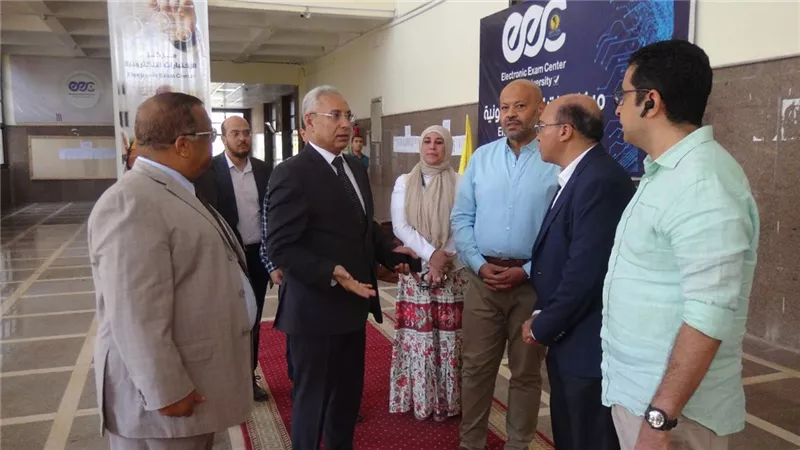 رئيس جامعة المنيا: ٢٨٦ كاميرا لمراقبة الامتحانات الالكترونية للطب