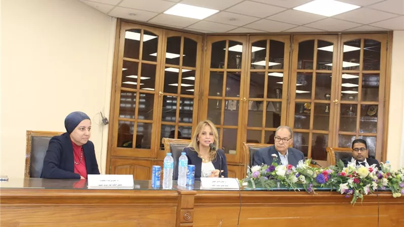 آداب عين شمس تفتتح الموسم الثقافي بندوة عن التغيرات المناخية