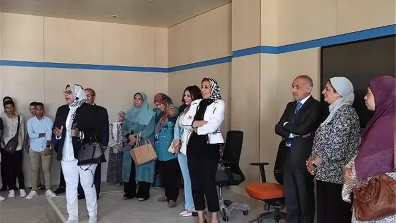 وفد طب بنى سويف فى زيارة للجامعة الاهلية