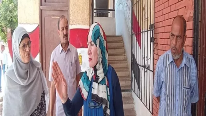 مدير تعليم القناطر الخيرية تستكمل متابعة انضباط المدارس