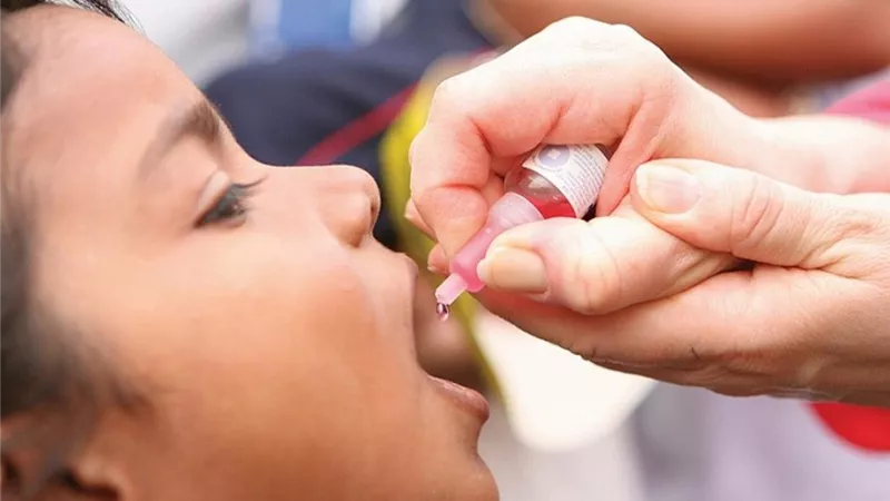 الصحة توضح كيف تحدث الإصابة بمرض شلل الأطفال