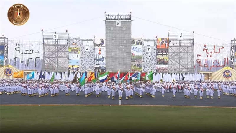 الرئيس السيسي يشهد مراسم تسليم وتسلم القيادة بين طلبة أكاديمية الشرطة