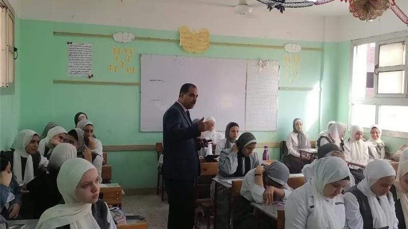 مدير تعليم الخانكة يطالب بتفعيل لائحة الانضباط المدرسي