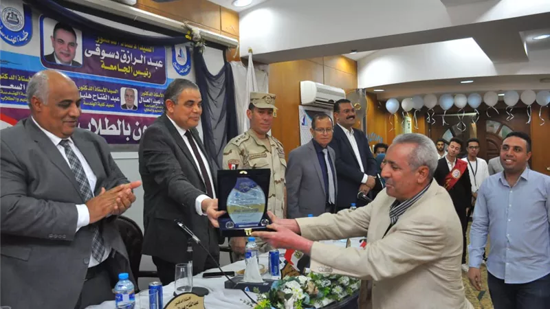 رئيس جامعة كفرالشيخ يشهد حفل استقبال الطلاب الجدد بكلية الهندسة