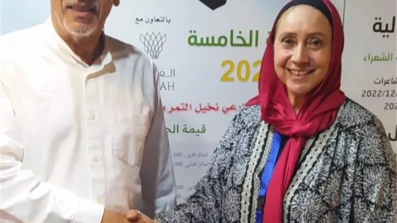 عبد الوهاب زايد يكرم المشاركين بالمهرجان الدولى للتمور باسوان