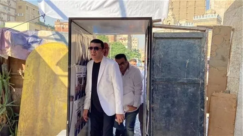وصول الفنان مصطفى كامل لمقر انتخابات الموسيقيين