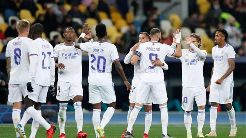 بنزيما يقود تشكيل ريال مدريد المتوقع أمام شاختار بأبطال أوروبا