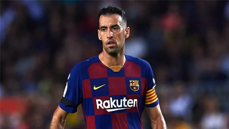 برشلونة يبحث عن بديل بوسكيتس