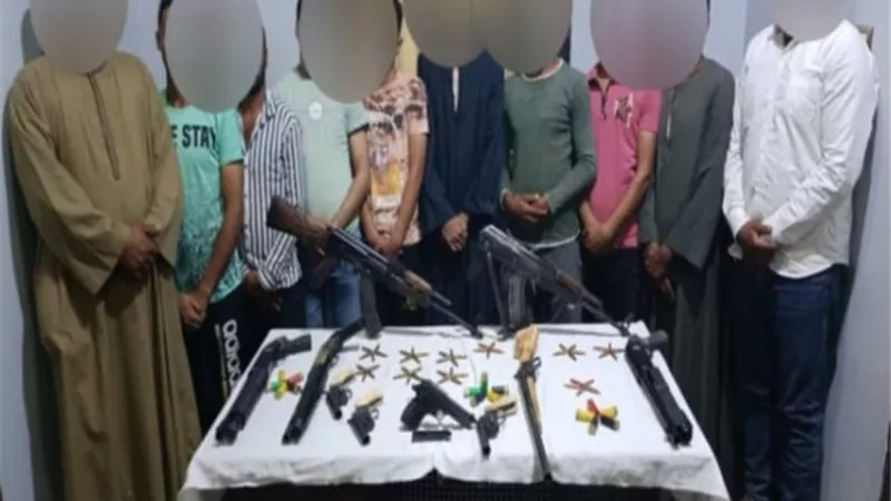 ضبط 25 قطعة سلاح نارى وتنفيذ 406 حكم قضائى خلال حملة أمنية بأسيوط