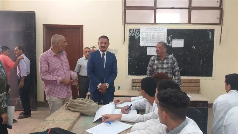 جولة تفقدية لوكيل الوزارة بالجيزة لادارة كرداسة التعليمية