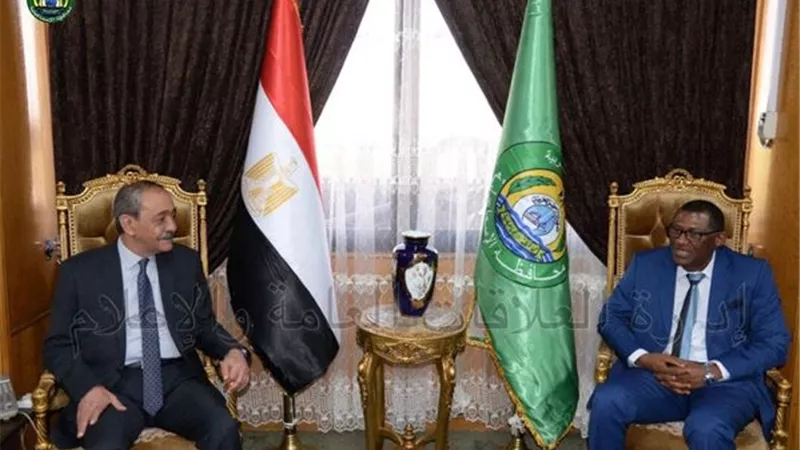 سفير دولة سيراليون يستعرض الفرص الإستثمارية بالإسماعيلية