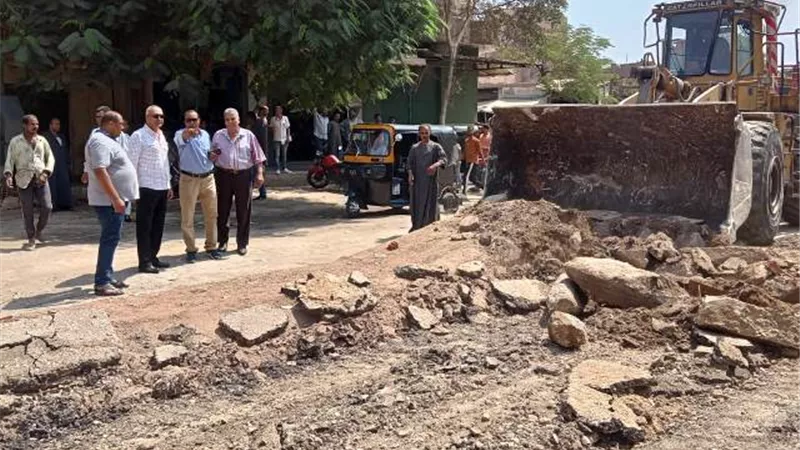 الجيزة تزيل تعديات المحال المخالفة لبدء تطوير طريق ترسا.. فيديو