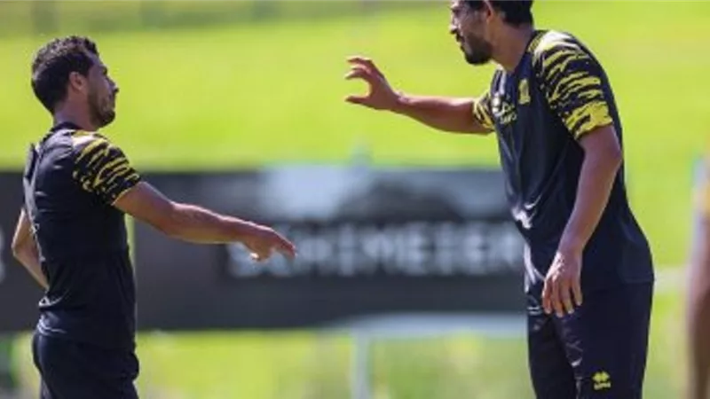 حجازى وطارق حامد يقودان تشكيل اتحاد جدة أمام ضمك بالدورى السعودى