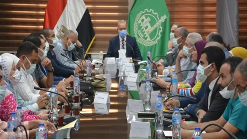 الهجان يبحث مشروع مخطط تطوير وتحسين الخدمات بـ ٣ مناطق بالقليوبية
