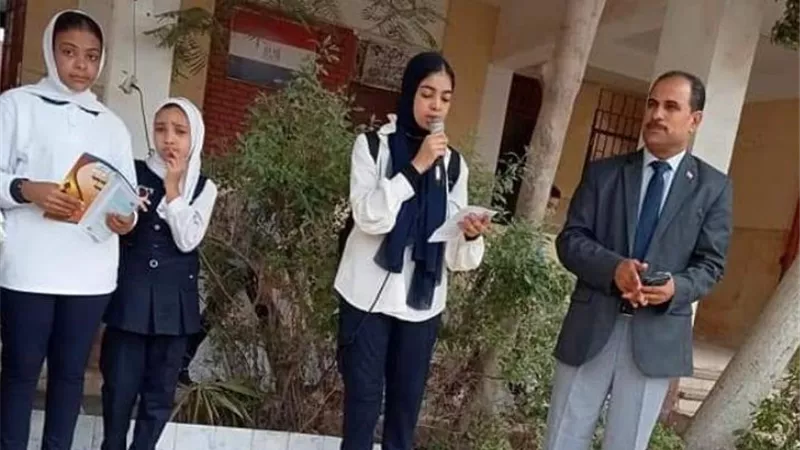 مدير تعليم الخانكة يشارك طلاب الجبل الأصفر طابور الصباح