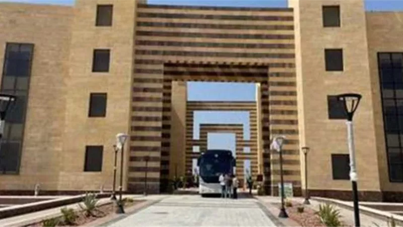 رابط للتواصل بين جامعةحلوان الأهلية وطلاب كلية التجارة وإدارة الاعمال