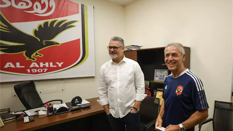 كولر يستقبل الجهاز الفنى للمنتخب الأولمبى