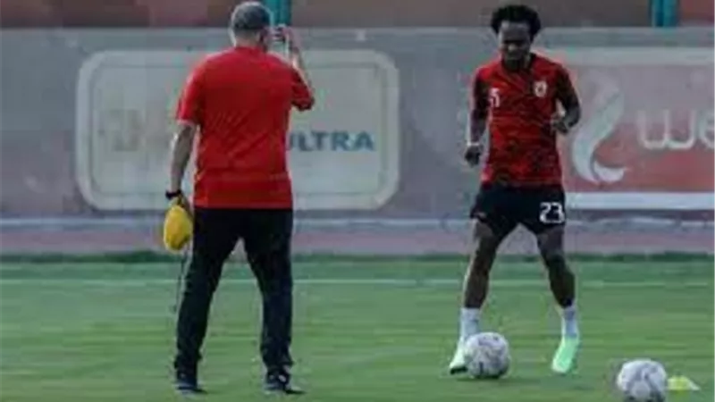 طبيب الأهلى يكشف موقف بيرسي تاو من المشاركة أمام الإتحاد المنستيرى