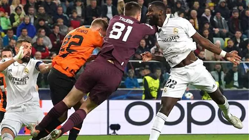 نجم ريال مدريد يخوض الكلاسيكو أمام برشلونة بـ