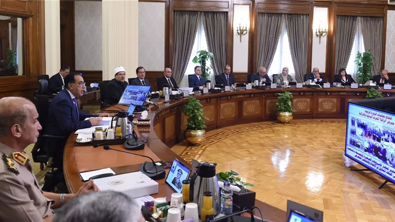 الحكومة توافق على استيراد المصريين بالخارج سيارة معفاة من الضرائب