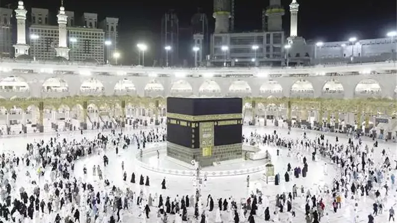 اتحاد المصريين في الخارج يكشف حقيقة أداء العمرة شاملة الإقامة بـ4400 جنيه