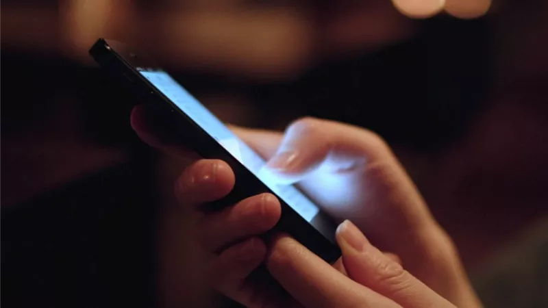 خبير اعلام رقمي: كل هاتف متصل بالإنترنت مُعرض لاختراق الخصوصية من الهاكرز