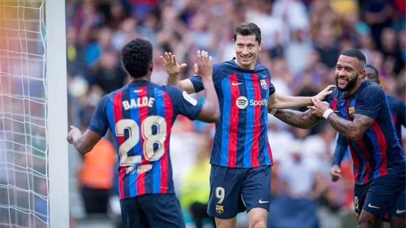 مجدى عبد الغني: برشلونة على أعتاب وداع دوري الأبطال للمرة الثانية