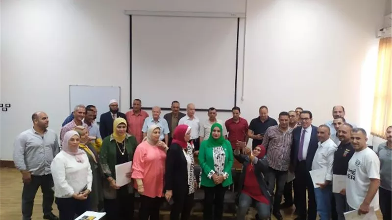 دورة تدريبية للعمال النسيج فى قانون التنظيمات النقابية