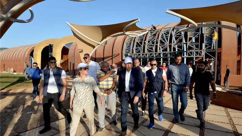 رئيس الوزراء يتفقد المنطقتين الخضراء والزرقاء لاستضافة فعاليات Cop27