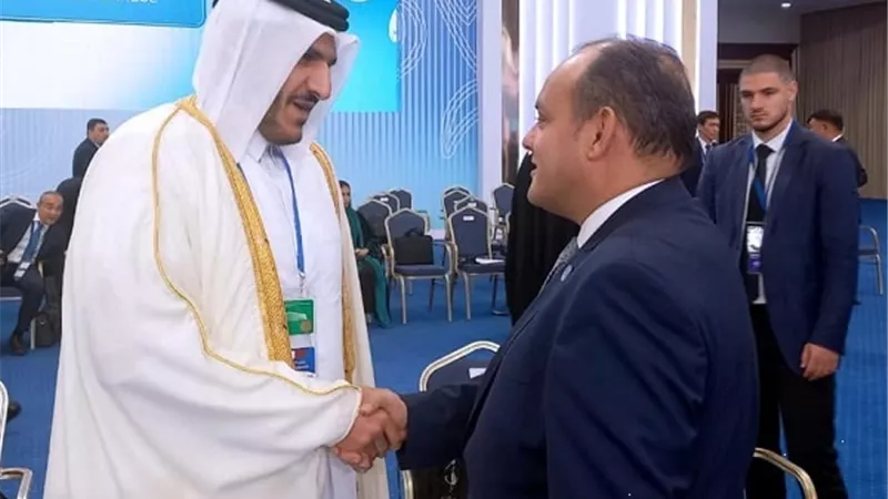 احمد سمير يجري مباحثات مكثفة مع وزراء ومسؤولين بقمة 
