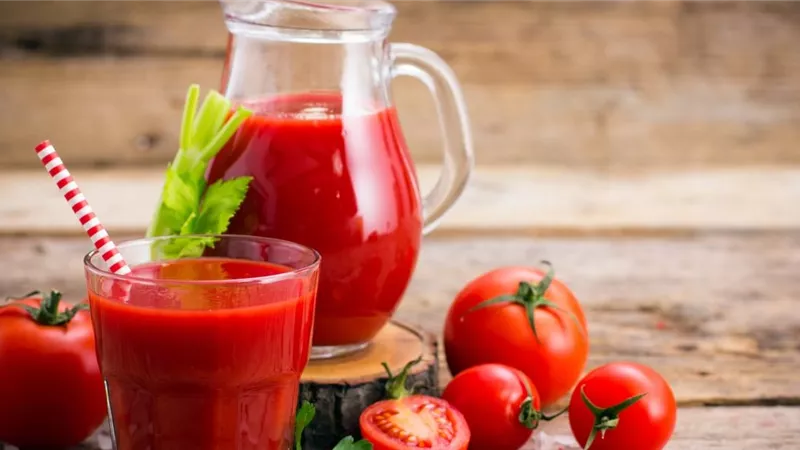 منها إبطاء أمراض البروستاتا .. أبرز فوائد عصير الطماطم للرجال