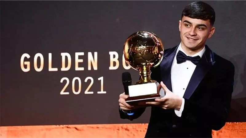 قائمة الـ20 لاعبًا المتنافسون على جائزة الفتى الذهبي .. ثلاثى برشلونة