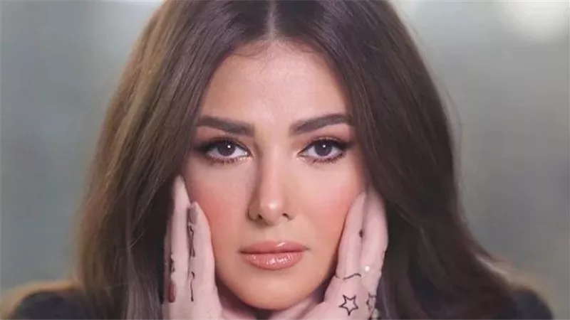 دنيا سمير غانم تكشف عن موعد عرض مسرحية أنستونا