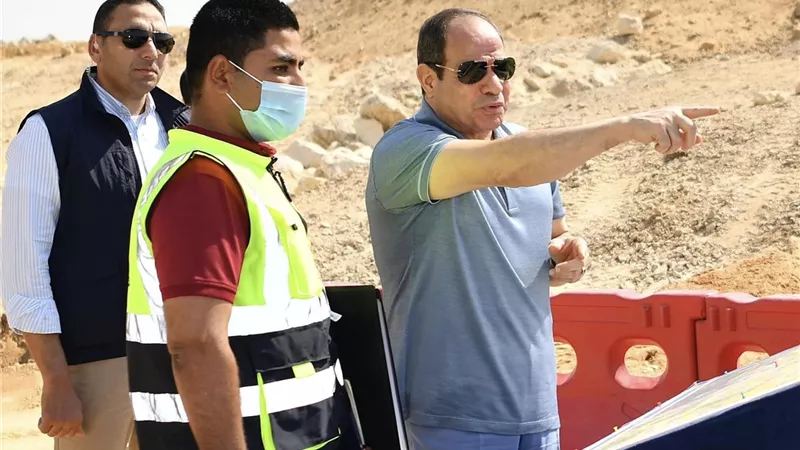 الرئيس السيسي يتفقد أعمال تطوير عدد من طرق ومحاور القاهرة الكبرى