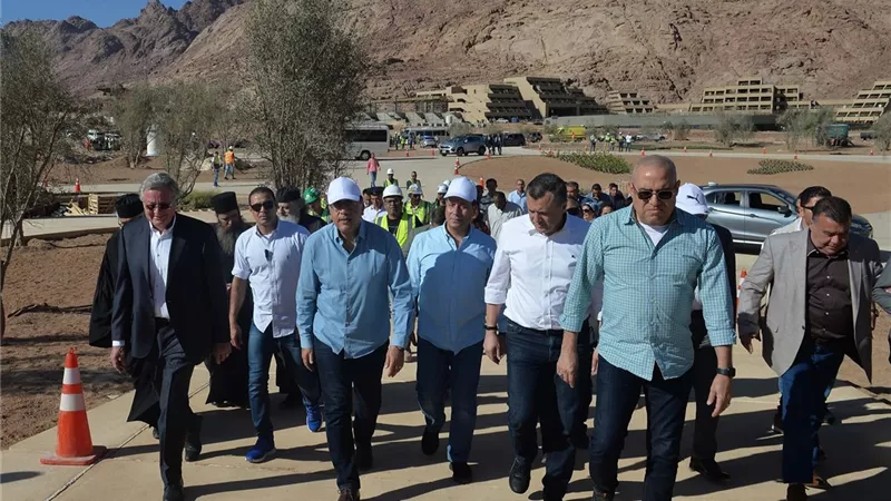 رئيس الوزراءيتفقد مشروعات تطوير موقع التجلى الأعظم بمدينة سانت كاترين