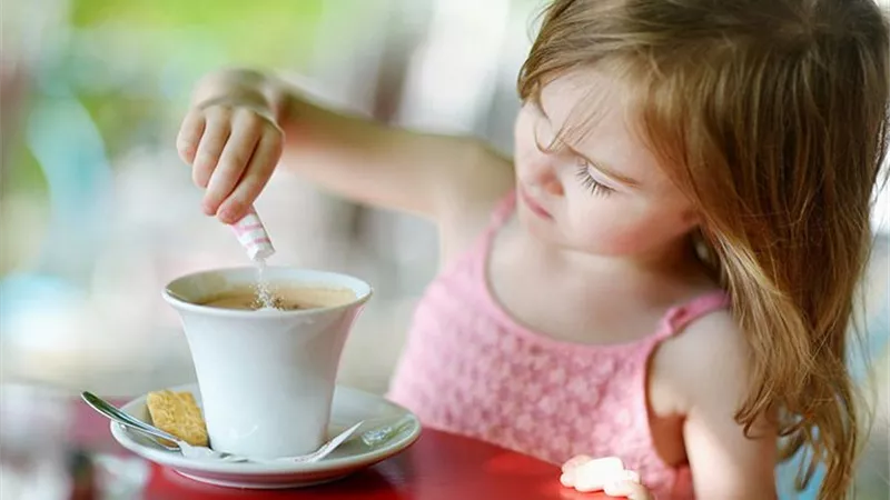 دراسة تحذر من خطر الكافيين على صحة الأطفال