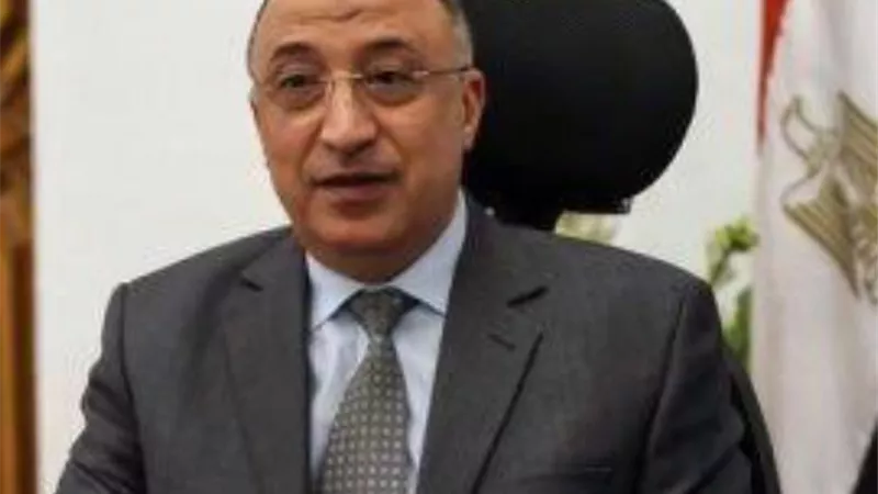 محافظ الإسكندرية: طوارئ استعدادا للنوة القادمة وتحذيرات للمواطنين