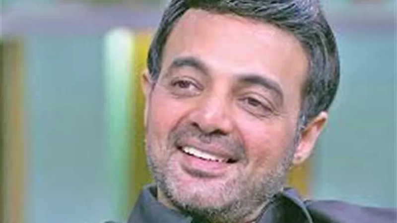 عمرو محمود ياسين: أفلام والدي هي من قدمت حرب أكتوبر للأجيال الحالية