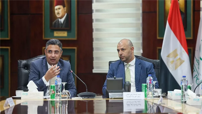 فاروق : التعاون مع كافة المؤسسات لتعظيم استثمارات البريد المصرى