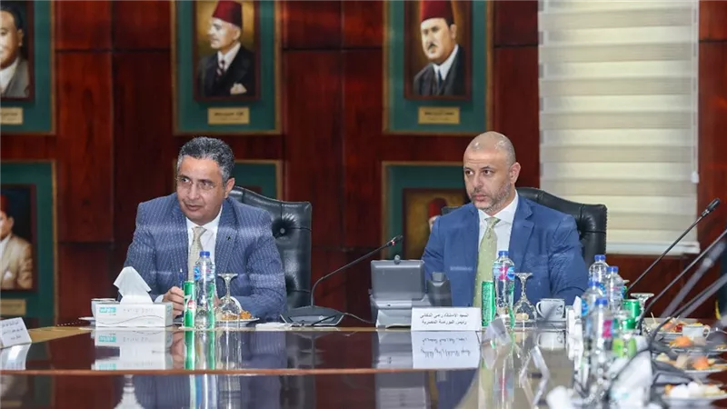 رئيسا البورصة والبريد يبحثان زيادة فرص التعاون المشترك