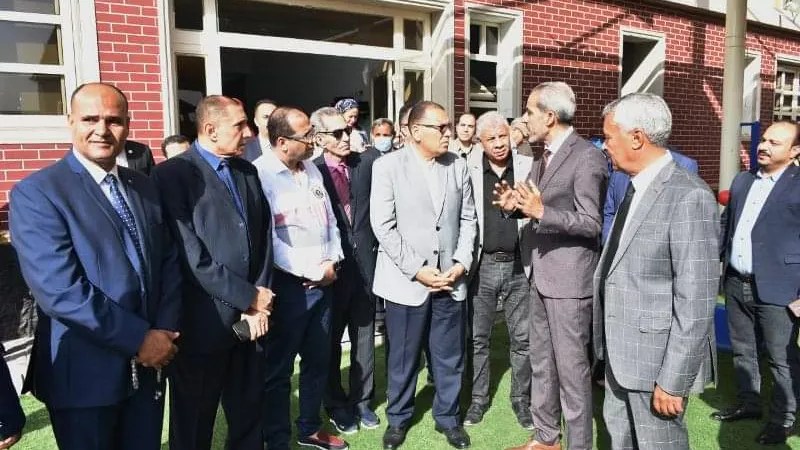 محافظ الشرقية يفتتح مدرسة النور للغات بمنيا القمح